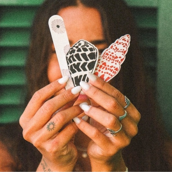 Iwi Nails Waiehu Miki’ao Nail File Set - Picture 1 of 3